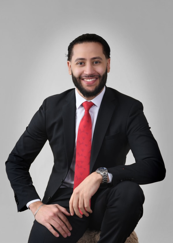 Professional headshot photography in Montreal — corporate portrait with studio lighting